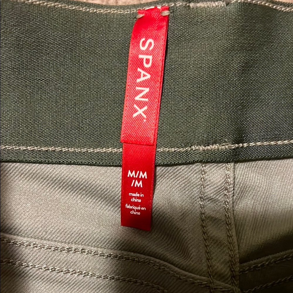 Spanx Camouflage  Shorts - Picture 4 of 4
